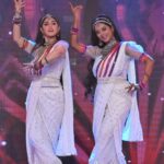 Shweta Bhattacharya Instagram – Zee Bangla sonar songsar ❤️
#zeebangla 
#positivevibes 
#lovelypeople❤️ 
#happyme 
#us 
#instagram 
#instafashion 
#instalove