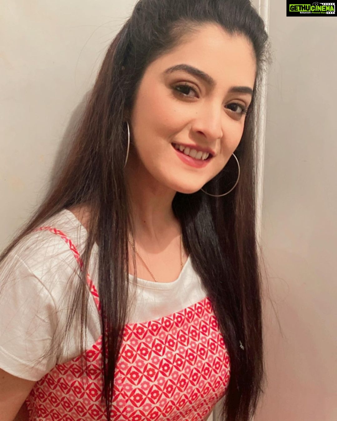 Shweta Bhattacharya Instagram - You are a golden thing in this heavy Heavy world #happyme #mylife #instagram #instagood #instadaily
