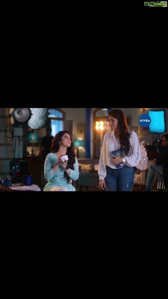 Shweta Bhattacharya Instagram - এই শীতে dull আর dry ত্বক থেকে বাঁচতে আজ থেকেই ব্যবহার শুরু করুন Nivea Soft with 2X moisturizer. আপনার স্কিন হয়ে উঠুক সতেজ আর উজ্জ্বল। #NIVEA #NIVEAIndia #NIVEAForYou #NIVEACares #NIVEASoft #NIVEASoftMoisturiser #MoisturisedSkin #SkincareEssentials #SkincareRoutine