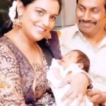 Shweta Menon Instagram - Happy 11th Birthday to my കുഞ്ചി & Kannan’s Puchu!! Sabaiina getting blessings from her grandmother Thanks for the prayers & wishes ❤️ Kochi Metro