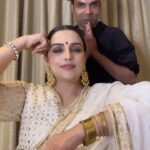 Shweta Menon Instagram - With the gorgeous @shwetha_menon chechi 😍 . . . #shwethamenon #swethamenon #indianactress #mukeshmuralimakeover #mukeshmuralimakeup #keralamakeupartist #celebritymakeupartist #discoveredonreels #bornoninstagram