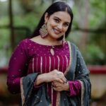 Shweta Menon Instagram - Stylist : @tharunya_vk Wardrobe: @silkyarns Accessories: @dira_collections_ MUA : @abilashchickumakeupartist Shots : @vysakhvyga_official Kochi, India