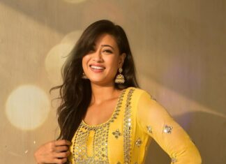 Shweta Tiwari Instagram - Panchami🙏🙏🙏. Outfit @ranasjaipur X @entertainmenttleo9 Style by @stylingbyvictor @sohail__mughal___ Assisted by @styleby_antara Earrings @aurumdestinationjewels