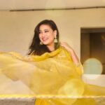 Shweta Tiwari Instagram - Panchami🙏🙏🙏. Outfit @ranasjaipur X @entertainmenttleo9 Style by @stylingbyvictor @sohail__mughal___ Assisted by @styleby_antara Earrings @aurumdestinationjewels