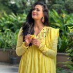 Shweta Tiwari Instagram - Diwali glow up ☀️ @ahiclothing @anthajewels @stylingbyvictor @sohail__mughal___