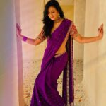 Shweta Tiwari Instagram - Style by @stylingbyvictor @sohail__mughal___ Assisted by @styleby_antara Saree @vastra_by_ps @dewandbloom Earrings @aurumdestinationjewels Neckpiece @rubans.in Ring @kushalsfashionjewellery