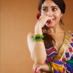 Shweta Tripathi Instagram – सारी में प्यारी✨

Wearing @toraniofficial @quirksmithjewelry
📸 @kopp_foto 
Styled by @purplerhapsody 
Beauty & mane @krisann.figueiredo.mua 
Style team @monica_nim