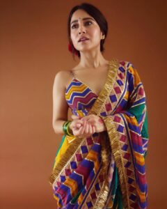 Shweta Tripathi Instagram - सारी में प्यारी✨ Wearing @toraniofficial @quirksmithjewelry 📸 @kopp_foto Styled by @purplerhapsody Beauty & mane @krisann.figueiredo.mua Style team @monica_nim