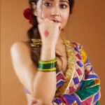 Shweta Tripathi Instagram – सारी में प्यारी✨

Wearing @toraniofficial @quirksmithjewelry
📸 @kopp_foto 
Styled by @purplerhapsody 
Beauty & mane @krisann.figueiredo.mua 
Style team @monica_nim