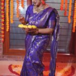 Shwetha Srivatsav Instagram - ದೀಪಾವಳಿ ಹಬ್ಬದ ಈ ದಿನದಲ್ಲಿ, ಹೃದಯದಲ್ಲಿ ಉಜ್ವಲತೆ ಮತ್ತು ಆನಂದವಿರಲಿ. ದೀಪಾವಳಿ ಹಬ್ಬದ ಶುಭಾಶಯಗಳು! @ashmitha.srivatsav MAU : @makeover_by_surabhi (thank you all 🤗) Photography: @vishnu_vcaptures Beautiful saree and Ashmitha’s outfit: @sankalpa_angadi Stitching: @chandana_soulcouture Jewellery: @velvetboxby