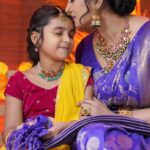 Shwetha Srivatsav Instagram - ದೀಪಾವಳಿ ಹಬ್ಬದ ಈ ದಿನದಲ್ಲಿ, ಹೃದಯದಲ್ಲಿ ಉಜ್ವಲತೆ ಮತ್ತು ಆನಂದವಿರಲಿ. ದೀಪಾವಳಿ ಹಬ್ಬದ ಶುಭಾಶಯಗಳು! @ashmitha.srivatsav MAU : @makeover_by_surabhi (thank you all 🤗) Photography: @vishnu_vcaptures Beautiful saree and Ashmitha’s outfit: @sankalpa_angadi Stitching: @chandana_soulcouture Jewellery: @velvetboxby