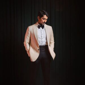 Siddharth Instagram - Bespoke.❤️

Fitted by @osmanabdulrazak