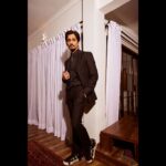 Siddharth Instagram - Opening Night 🌟 MAMI kicked off grand... You caught the amazing film selection i hope. 🙌🏽 Styled by @ekalakhani Outfit - @themaroonsuit Tie - @thetiehub Shoes - @dolcegabbana Watch - @panerai 📸 - @nupuragarwal__ Styling assistants - @team___e @mayuri_srivastava Mumbai, Maharashtra