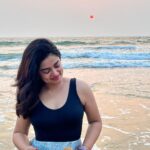 Siddhi Idnani Instagram - Caught the golden light ☀️