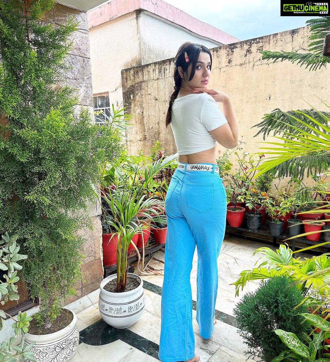 Sidhika Sharma Instagram - Nature at its best πΈπΌπ·πβ‘οΈβ€οΈ Dehradun : The City of Love