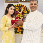 Sidhika Sharma Instagram - I am so glad to welcome @sidhikasharma a very talented and ambitious actress of the Hindi Film Industry to class. Your dedication towards learning and developing your craft is truly commendable. My blessings are always with you, keep shining🌟 Nateshwar Nritya Kala Mandir - Kathak Institute of Late Natraj Gopi Krishna