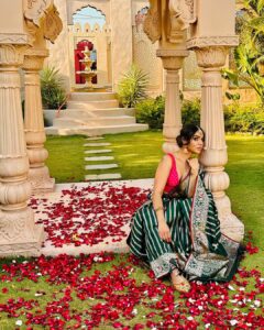 Sidhika Sharma Instagram - 🌼🌸💫⚡️😊