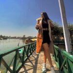 Sidhika Sharma Instagram - Dal mornings:)🍁🍁🍁🍁🍁🍁🍁🍁🍁🍁🍁🍁 Dal Lake, Srinagar, Jammu And Kashmir