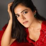 Simran Choudhary Instagram - 🔴🔥🌶️🫑 Decode the name and mention your favourite track from this band 🎸 Photographer @pranav.foto Styling @spacefashionconsultancy Outfit @issadesignerstudio Accessories @alluringaccessories.a2 . . . #simranchoudhary #atharva #promotions