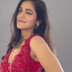 Simran Choudhary Instagram - Resisted using the ‘Looking like a wow’ audio, and won ✌🏻 Photographs (releasing soon) - @pranav.foto ✨ Video - @varmaa.28 Outfit - @issadesignerstudio Styling - @spacefashionconsultancy Accessories - @alluringaccessories.a2 . . . #simranchoudhary