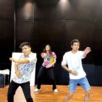 Simran Natekar Instagram - Had fun dancing on this Reel with these Jugnus!❤️