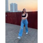 Simran Natekar Instagram - 🖤💙 Top - @zara 🕶 - @rayban Jeans - @zara