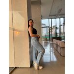 Simran Natekar Instagram - 🖤💙 Top - @zara 🕶 - @rayban Jeans - @zara
