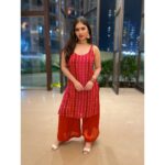Simran Natekar Instagram - होले ले चल तेज़ गुलाबी रे 💖