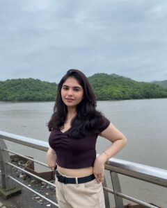 Simran Natekar Instagram - 😘