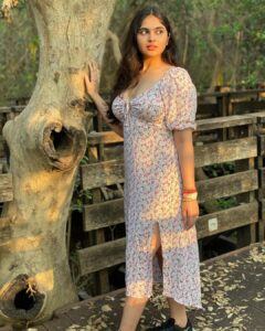 Simran Natekar Instagram - Love You Like A Love Song 💗