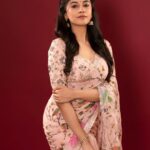 Simran Sharma Instagram – 💕🪔✨

Captured by @media9manoj @manojkumarclicks 
Outfit by @archithanarayanamofficial
Makeup by @manikyam8001 
Hair by @laxmi_9121 
Edited by team @mysouthdiva @vamsikrishna_agasthyaraju @mayhem_weed