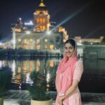Simrat Kaur Instagram - Rolan wale ta lakha ne….par sambhalan wala ik tu hi waheguru🤍🙏🏻🧿 Gurdwara Bangla Sahib, New Delhi