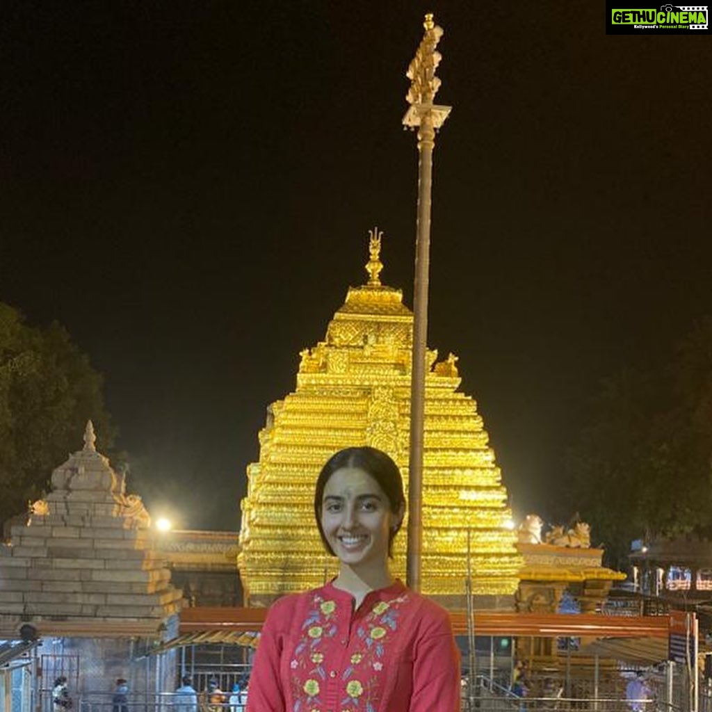 Simrat Kaur Instagram - 🤍🙏🏻 Srisaila Mallikarjuna N Bramharamba Devi Temple in Srisailam