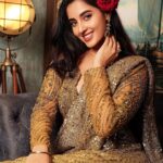 Simrat Kaur Instagram – Ya madbhari yeh tumhari nazar ka asar hai🌹

📸 @by.manish Mumbai, Maharashtra