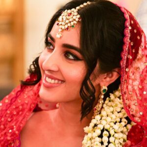 Simrat Kaur Instagram - Muskan ke chehre pe apki di hui muskan hai 🥹🙏🏻❤️ ….
And big big thanks to my team @mamta_singh06 for doing my hair❤️ and @umeshkolambekar for doing my makeup… thank you aap dono ka aapne muskan ko itna sundar banaya…