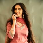 Simrat Kaur Instagram - Bhayander se Bollywood tak ka safar ❤️🥹😇 bhttt hi suhana raha hai…. Meri mehnat aur mere logo ki blessings aur pyar ka sab kamal hai …. 🥹❤️ i have no words to thank you alll my family and people who love me 🥹❤️ all i can do from my side is make you guys proud …… MARK THE DATE {11th August 2023} GADAR2 is going to shake the world 🙏🏻🙏🏻🙏🏻🙏🏻🙏🏻🙏🏻🙏🏻