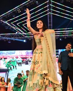 Simrat Kaur Instagram - Blessed ❤️🙏🏻🧿Thankful 
📸 @by.manish 
👗 @archanakochharofficial