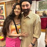 Simrat Kaur Instagram - Jab muskan ke sar pe tara singh ka haath ho usse kis baat ki chinta hogi 🥹❤️🙏🏻 yesterday we all had tears of joy 🥹❤️ Mumbai, Maharashtra