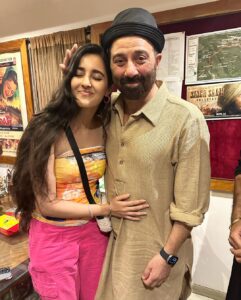 Simrat Kaur Instagram - Jab muskan ke sar pe tara singh ka haath ho usse kis baat ki chinta hogi 🥹❤️🙏🏻 yesterday we all had tears of joy 🥹❤️