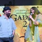 Simrat Kaur Instagram - Muje samj nahi aa raha mai kya likhu 🥹❤️🙏🏻 sharing screen with the legend @iamsunnydeol in my debut movie GADAR 2 mujse zada khushnaseeb ladki koi nahi hai iss duniya maj …. Muskan ko aap sab ne ek hi din mai itna pyar de diya 🥹❤️🙏🏻 bht bht shukriya aap sabka Hair done by @hairbyharrybajwa Outift by @plumtin_motif @plumtin_loves Makeup by @nickymua_