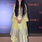 Simrat Kaur Instagram - Ankhon mai ansu aur chehre pe muskan 26th july 2023 mere liye sabse khass din rahega …. 🥹❤️ pheli bar media ke samne aai … apni debut movie GADAR 2 ke trailer ke liye 🥹🥹🥹🥹…. Jald milengy bade parde per 11th August 🥹❤️❤️❤️❤️ Styled by: @stylebysugandhasood @teamsugandhasood ❤️ Styling team @styledbytanyamishra Outfit @sulakshanamonga ❤️🙏🏻 Outfit PR @the_guy_with_eyeliner Earrings @shagnaofficial Mumbai, Maharashtra