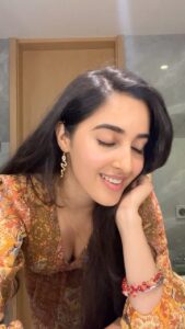 Simrat Kaur Instagram - Just 😬❤️ #reels #explorepage