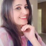 Smita Bansal Instagram - Kinna pyaara gaana hai❤️❤️ @nehakakkar #buhewichbeth
