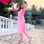 Smita Bansal Instagram - Spreading smiles this Dussehra. #happydussehra #peaceandhappyness Wearing- @ambraee_