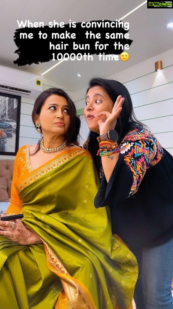 Smita Bansal Instagram - Jumping on the trend. Creatives convincing actors to maintain the look 😂😂 @shreya_nehal @shivangisinghchauhaan #iykyk 😂😂