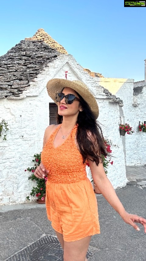 Smita Gondkar - 3.9K Likes - Discovering new horizons and creating lasting memories.
.
.
.
#smitagondkar #smittens #throwback #europetrip #europe #traveldiary #travelislife #travelling #sunsets #trending #instagram