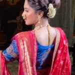 Smita Gondkar Instagram – “Mesmerizing in a Paithani saree, the Marathi mulgi enchants with her grace. Her lovely flawless makeup and hairstyle complement her elegance, enhancing her natural charm. A true vision of cultural pride. 😊👍

💄Muah @goldentouchstudio_makeupartist @sapnagondkar

😍 Inframe @smita.gondkar

👍 Outfit @royaltasta 

📷 Videographer @sapnagondkar 

👍 Outfit @royaltasta 

🥻Jewels @chandrakalm_jewellery

📍Venue: @beltungwada

For Makeup Courses or for bridal bookings contact on these numbers :
Call Us Now & Book Your Seats!👇👇👇
Call: 97655-13456 , 85510-06376
.
#FestiveMakeup #DivineBeauty #EthnicGlam #IndianFestivalLook #TraditionalMakeup  #VibrantHues #CulturalGlam #punemakeup #punemakeupartist #puneblogger #punebrides #makeupcourses #navari #navarisaree #punebrides #punemakeupartist #punemakeupartist❤️ 

#EthnicElegance #PaithaniSareeLove #timelessbeauty  #MarathiMulgi #PaithaniSaree #CulturalElegance बेलटुंगवाडा Beltungwada