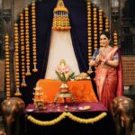 Smita Gondkar Instagram – गणपती बाप्पा मोरया, पुढच्या वर्षी लवकर या 🙏🏻
.
.
.
Makeup & Hair : @goldentouchstudio_makeupartist 
Photography : @mukesh_narkar.in 
Outfit : @royaltasta
Jewels : @chandrakalm_jewellery
Venue : @beltungwada
.
.
.
#smitagondkar #smittens #ganeshfestival  #ganpatibappamorya #explorepage #instagram
