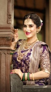 Smita Gondkar Instagram - परिपूर्ण सौंदर्य म्हणजे नऊवारी साडी.🪷
.
.
.
💄Muah : @goldentouchstudio_makeupartist @sapnagondkar

🪞Inframe : @smita.gondkar

📷Photographer : @mukesh_narkar.in

🥻Jewels : @chandrakalm_jewellery

📍Venue : @beltungwada
.
.
.
#smitagondkar #smittens #ganeshchathurthi #ganeshfestival #ganpati2023 #FestiveMakeup #DivineBeauty #EthnicGlam #IndianFestivalLook #TraditionalMakeup #SpiritualBeauty #VibrantHues #CulturalGlam #punemakeup #punemakeupartist #puneblogger #punebrides #makeupcourses #ganeshchaturthi #ganeshutsav #ganeshfestival2023 #ganapatibappamorya #navari #navarisaree #punebrides #punemakeupartist #punemakeupartist❤️