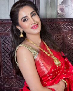 Smita Gondkar Instagram - May the divine blessings of Maa Durga be with you always and guide you on the path of righteousness. Happy Durga Ashtami 2023!
.
.
.
Makeup & Hair : @goldentouchstudio_makeupartist
Costume & Accessories : @sapnagondkar
.
.
.
#smitagondkar #smittens #durgaashtami #navratri2023 #navratri #durgapuja #festiveseason #festivevibes✨
